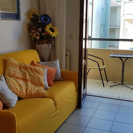 Lägenhet La Casa Dei Nonni A Due Passi Dal Mare..